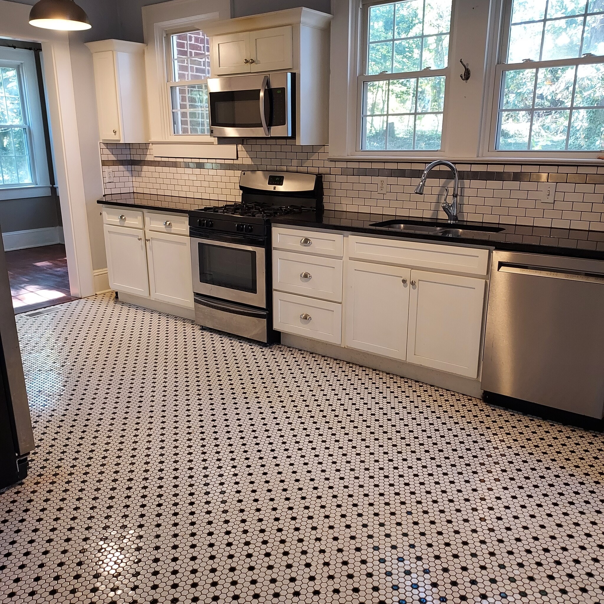 Building Photo - 832 Lockland Ave