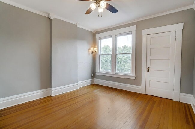 Building Photo - 19 E Deshler Ave