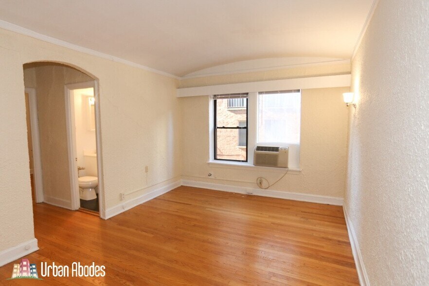 Building Photo - 539 W Arlington Pl