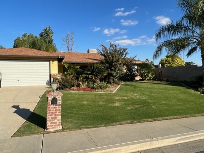 Primary Photo - Charming East Bakersfield Home