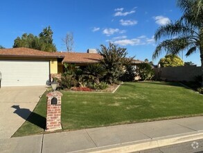 Building Photo - Charming East Bakersfield Home