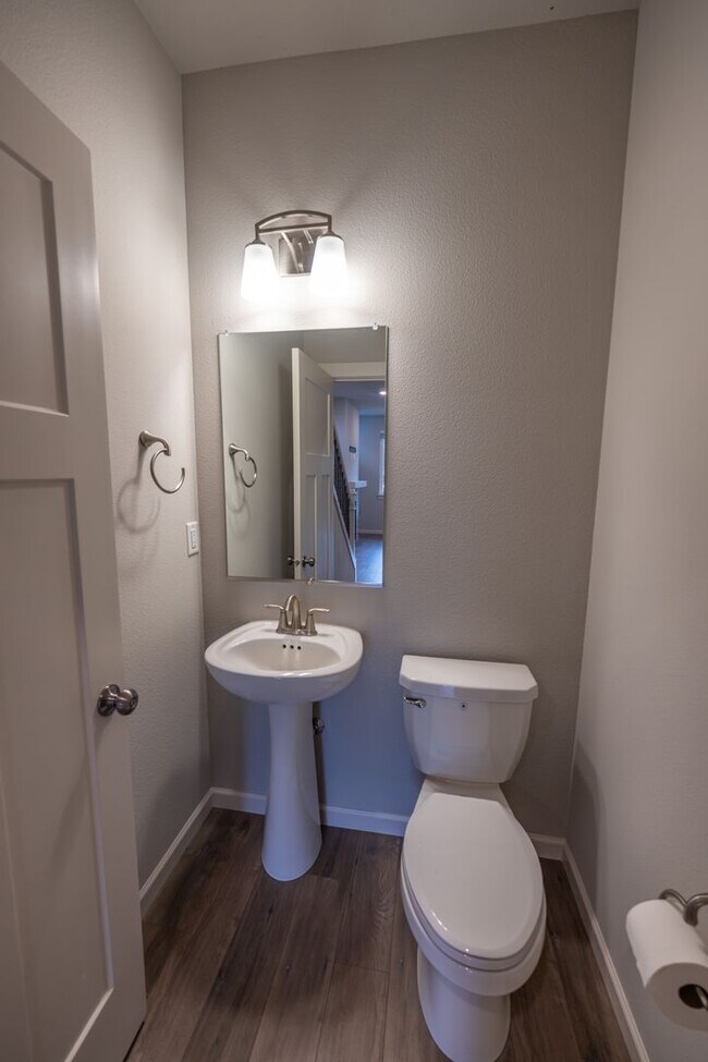 Building Photo - 2333 S Brookside Pl