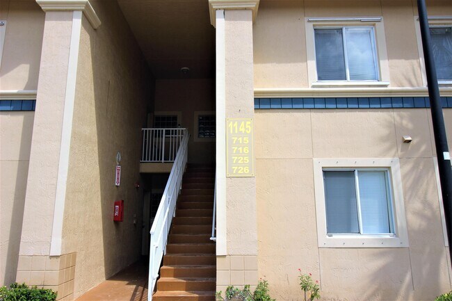 Building Photo - 1145 Golden Lakes Blvd