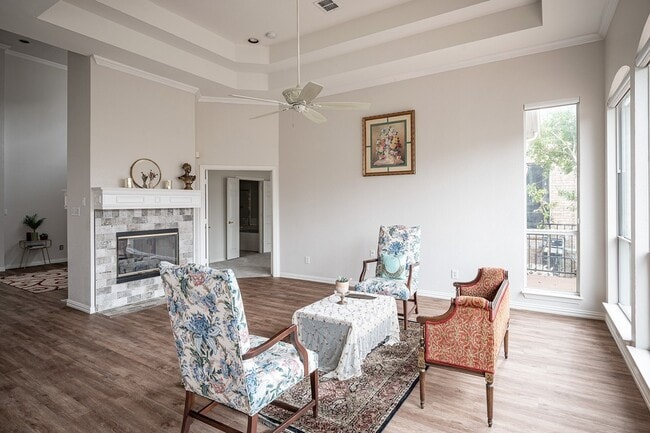 Building Photo - 7712 Lakecrest Cir