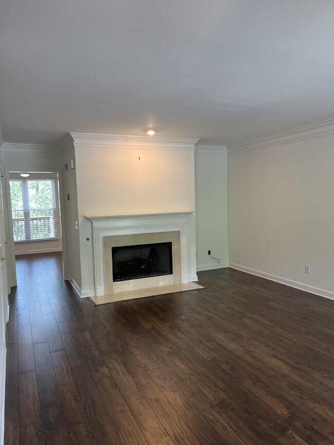 Building Photo - 1622 Brentwood Pointe