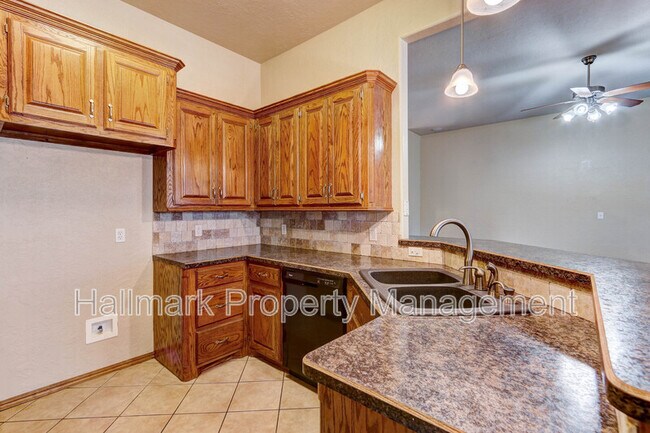 Building Photo - 500 Loyd Ln