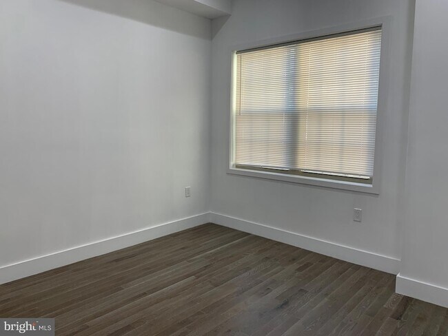 Building Photo - 1231 Vine St