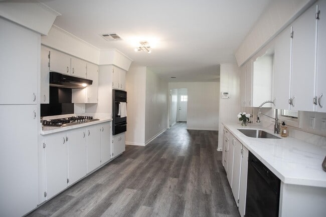 Building Photo - 408 Martin Luther King Jr Dr