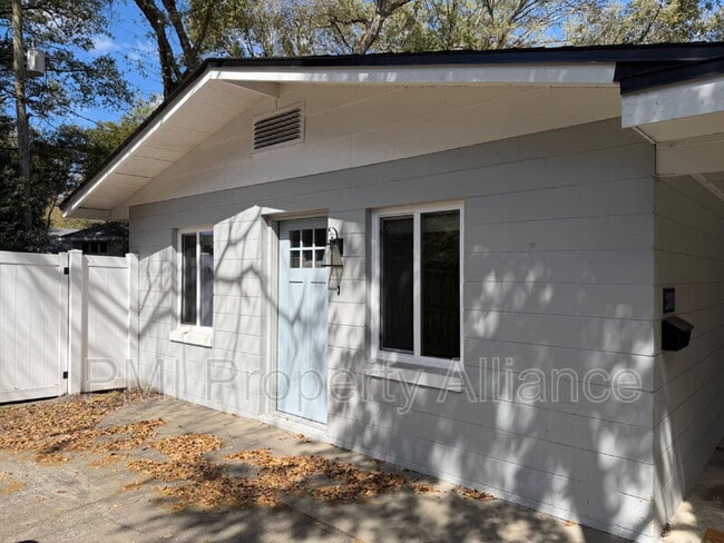 Building Photo - 2300 Elizabeth Ave