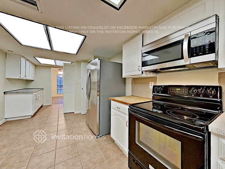 Building Photo - 6813 Curry Dr