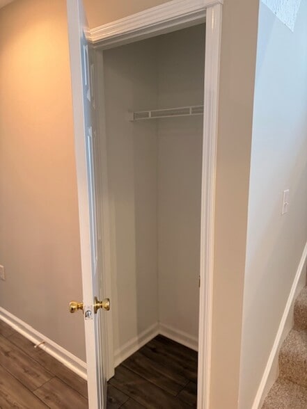 Building Photo - 10738 N Park Ave