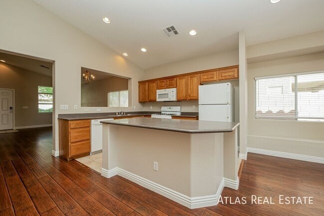 Building Photo - 6432 Casamar St