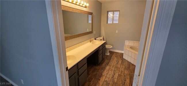 Building Photo - 5817 Mansion St