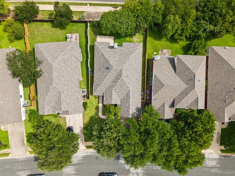 Building Photo - 7206 W Magic Mountain Ln