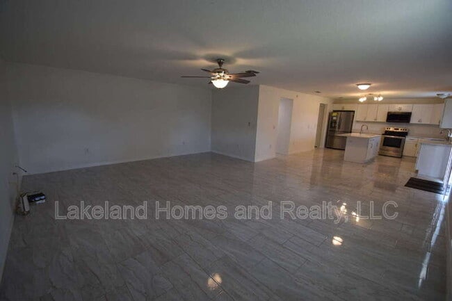 Building Photo - 5123 Spanish Oaks Dr