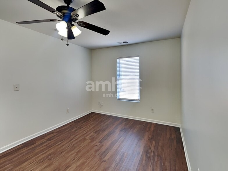 Building Photo - 8327 Rolling Meadows Ln