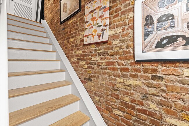 Building Photo - 316.5 6th St