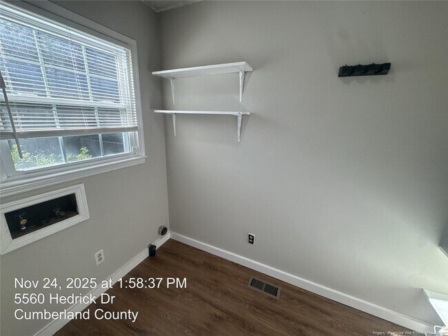 Building Photo - 5560 Hedrick Dr