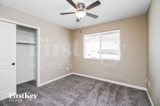 Building Photo - 4716 S Kenwood Ln