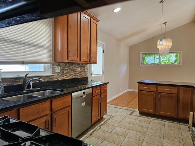 Building Photo - 9924 Crawford Ave