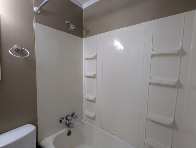 Building Photo - Central Lubbock Home