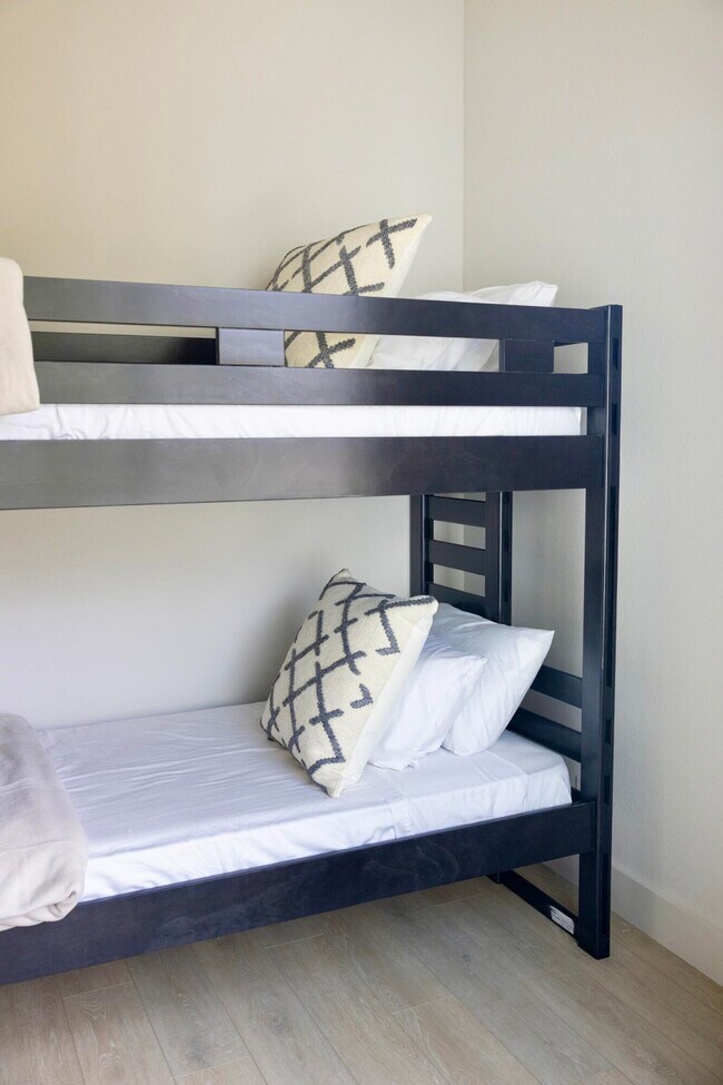 Building Photo - 126 Sunset Cove Ln