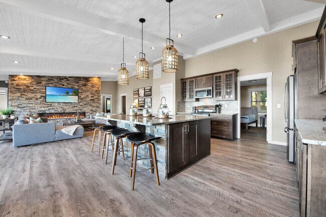 Building Photo - 643 Isle of Pines Rd