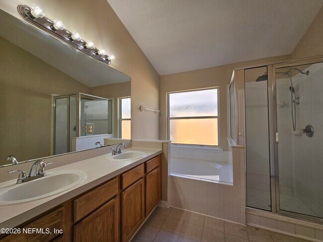 Building Photo - 1616 Austin Ln