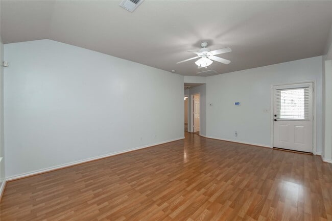 Building Photo - 10680 Royal York Dr