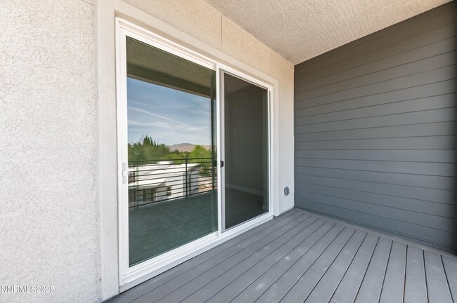 Building Photo - 1513 Golf Club Dr