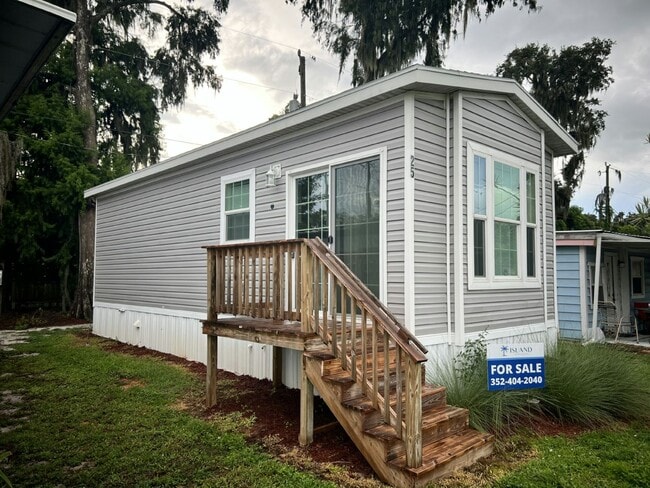 Primary Photo - 7915 Elliott Rd