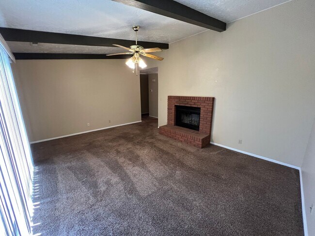 Building Photo - 840 S 400 E