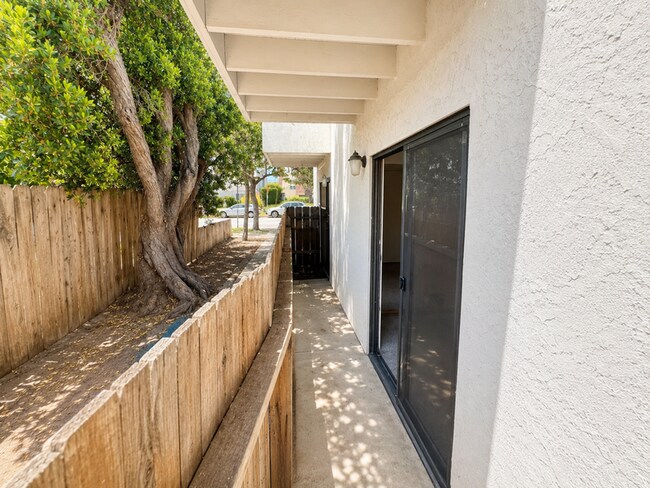 Building Photo - 1749 Reed Ave