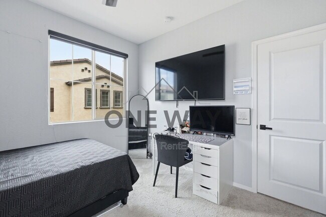 Building Photo - 1685 E Chelsea Ln