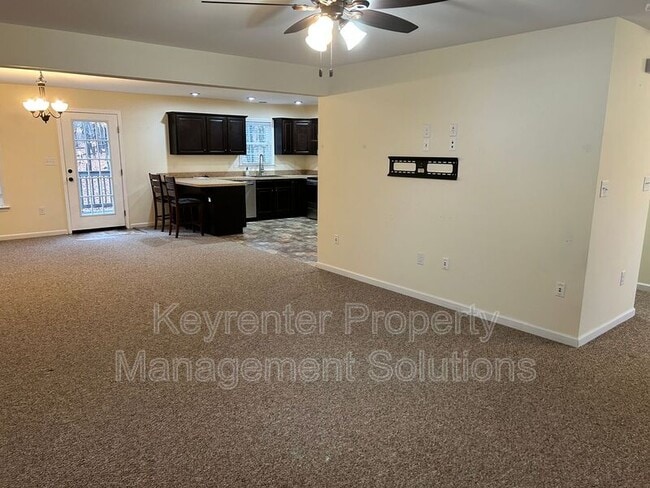 Building Photo - 107 Oakstone Run