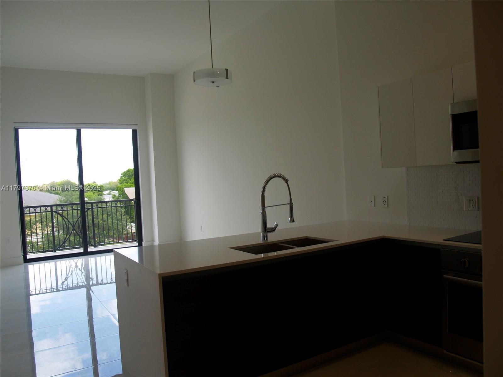 Building Photo - 301 Altara Ave