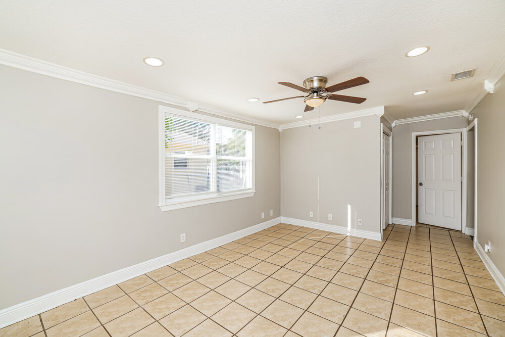 Building Photo - 395 Plum Tree Dr