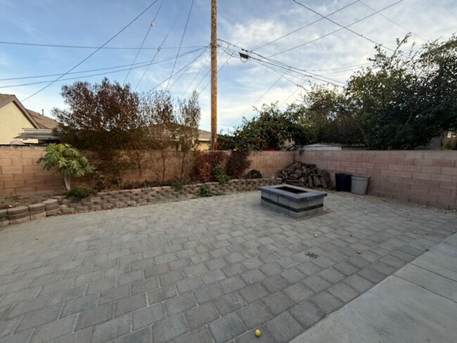 Building Photo - Renovated detached home in Hawaiian Gardens