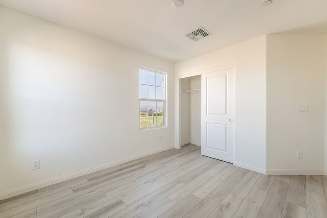 Building Photo - Brand New 2025 Home with 3 bedrooms,  3 ba...