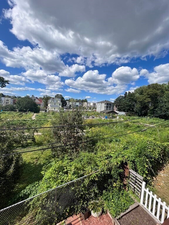 Building Photo - 29 W Tremlett St