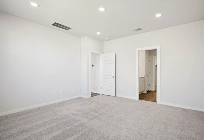 Building Photo - 113 Cutleaf Cv