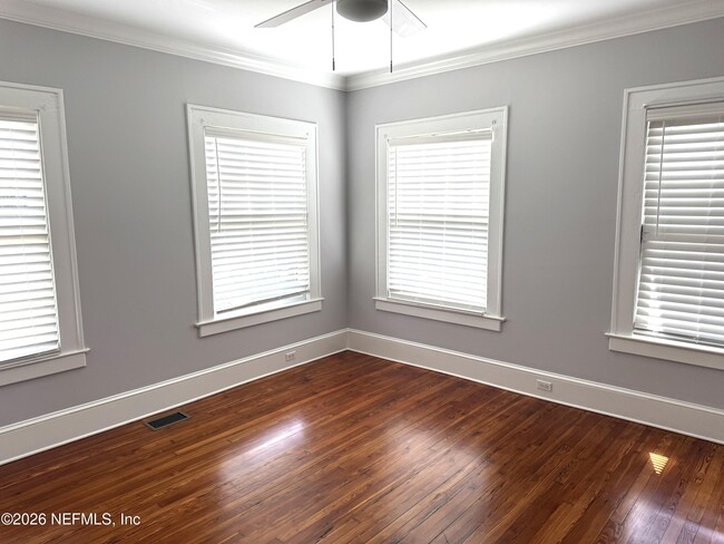 Building Photo - 1736 Naldo Ave