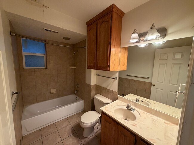 Building Photo - 479 S Palisade Dr