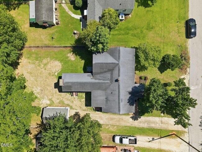 Building Photo - 301 N 9th St