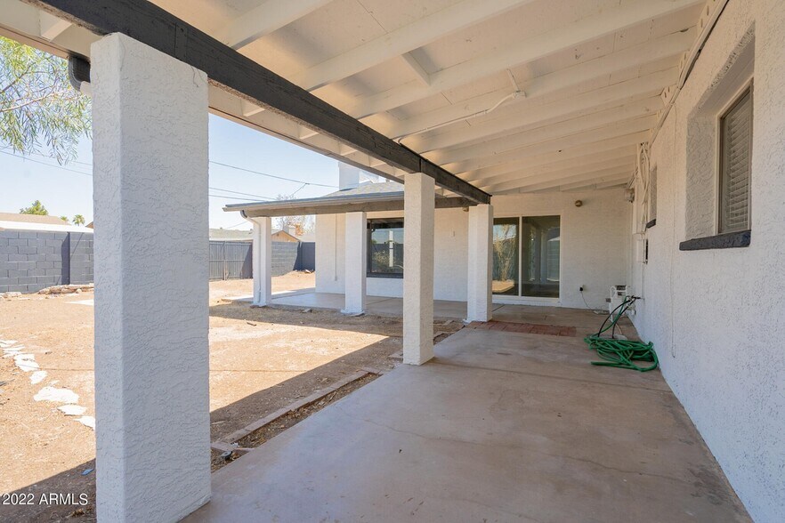 Building Photo - 822 W 18th St