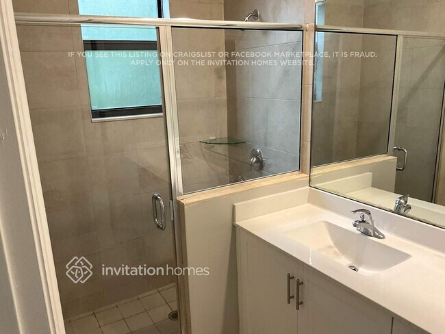 Building Photo - 20700 NE 2nd Ct