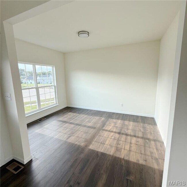 Building Photo - 302 Windmill View Court