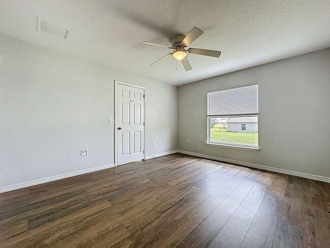 Building Photo - Great Home in Village 7 Poinciana