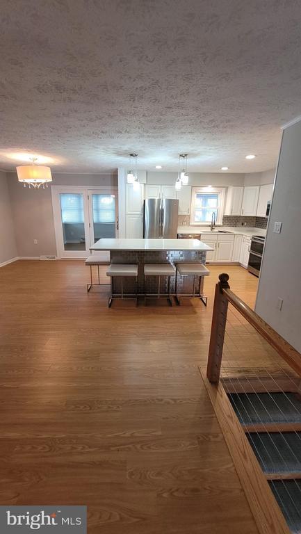 Building Photo - 557 Bellview Ave