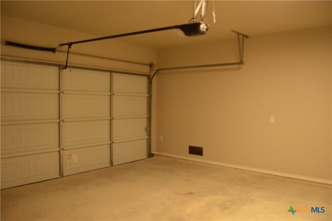 Building Photo - 1122 Stanley Wy